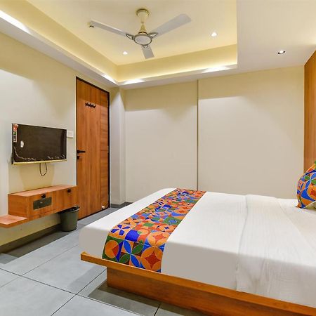 Fabhotel Udhna Inn, Near Udhna Junction 수라트 외부 사진
