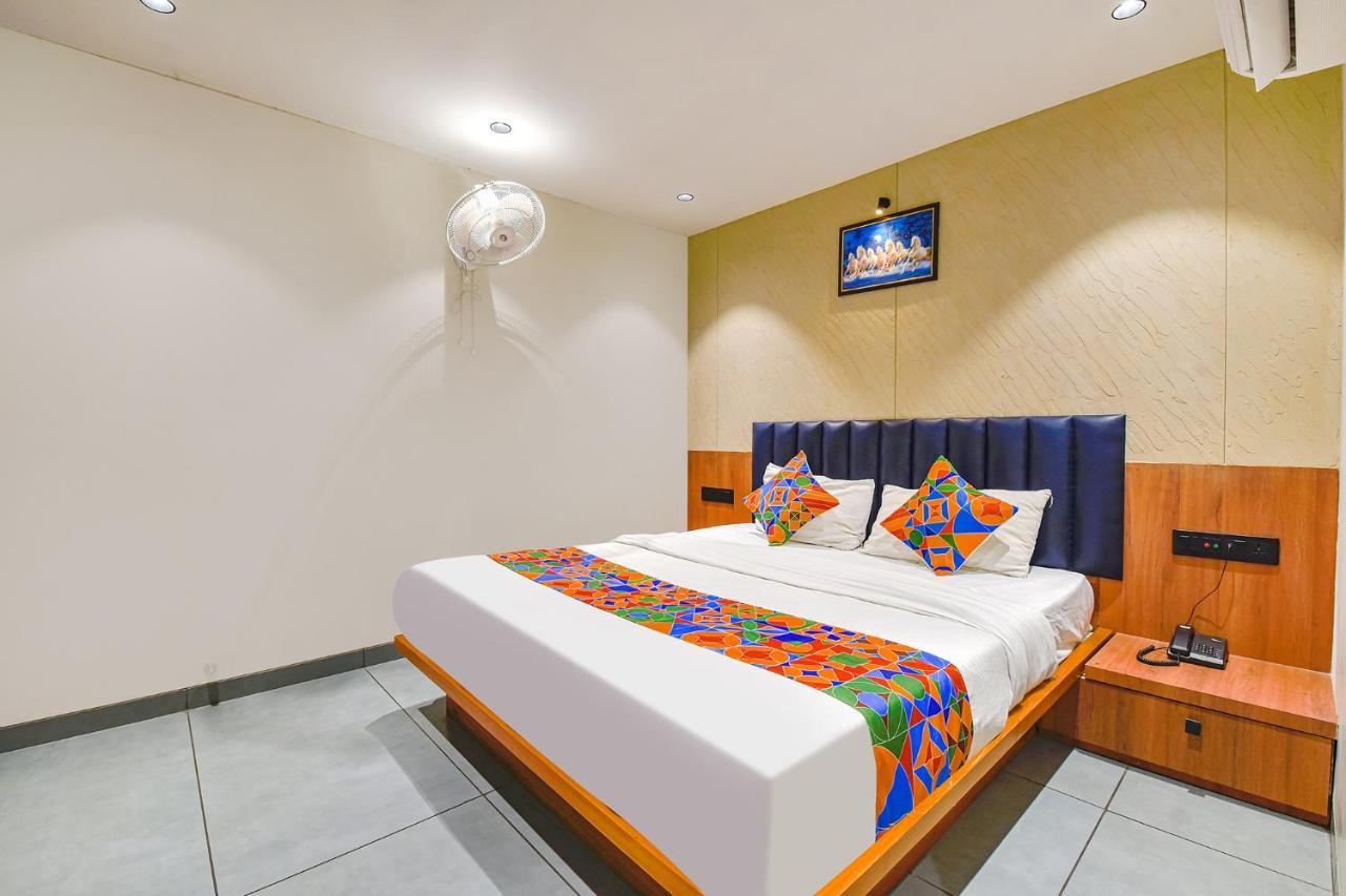 Fabhotel Udhna Inn, Near Udhna Junction 수라트 외부 사진